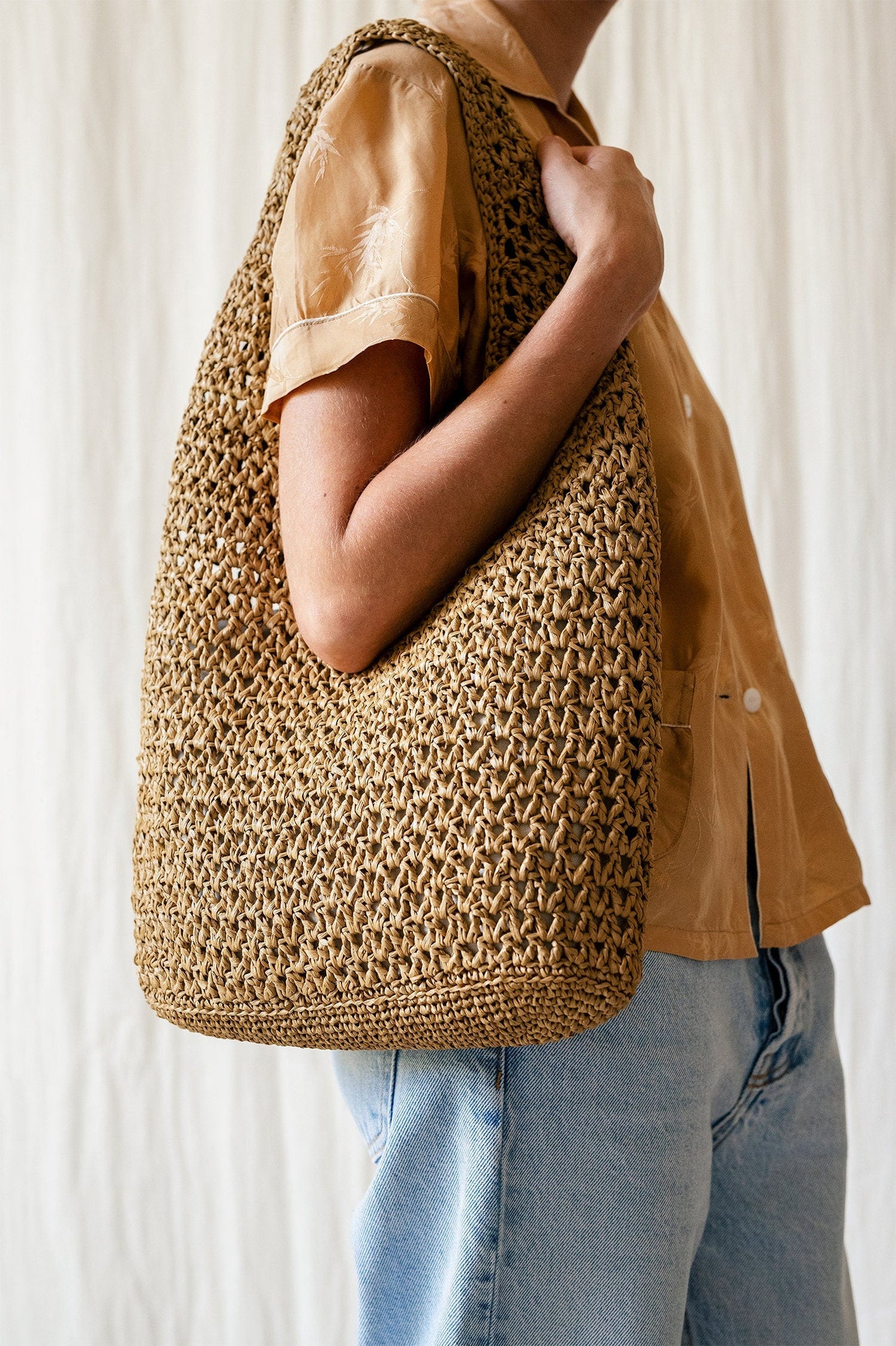 Crochet Raffia Tote in Natural, Summer Tote Bag, Straw Mesh Bag, Lightweight Tote, Crochet Shoulder Bag, One Handle Bag — The Daphne Tote