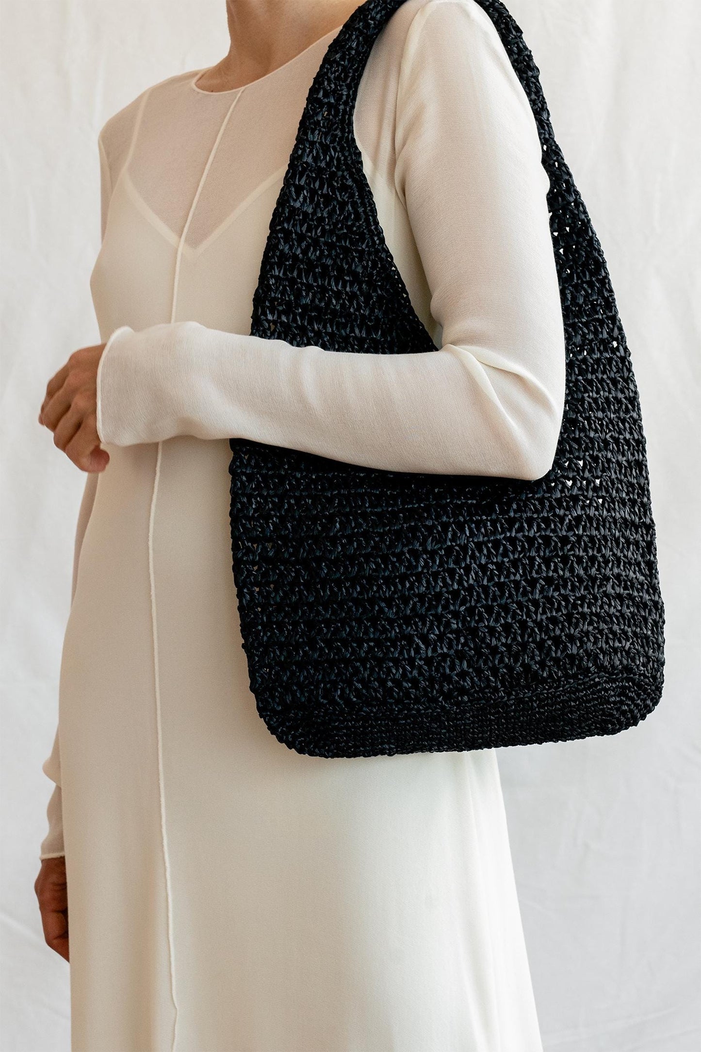 Crochet Raffia Tote in Natural, Summer Tote Bag, Straw Mesh Bag, Lightweight Tote, Crochet Shoulder Bag, One Handle Bag — The Daphne Tote